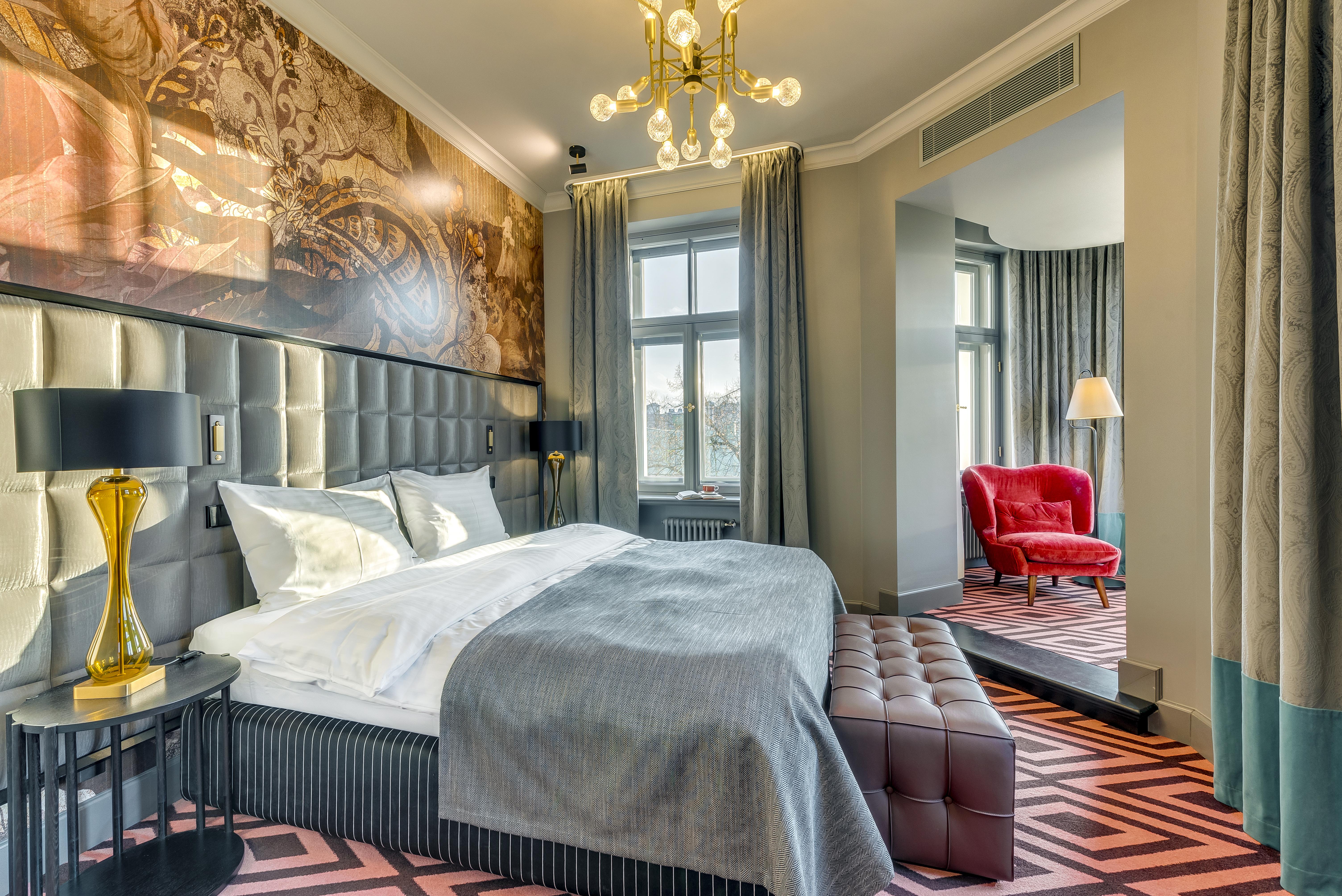 Grand Poet Hotel And Spa By Semarah Riga Luaran gambar Suite