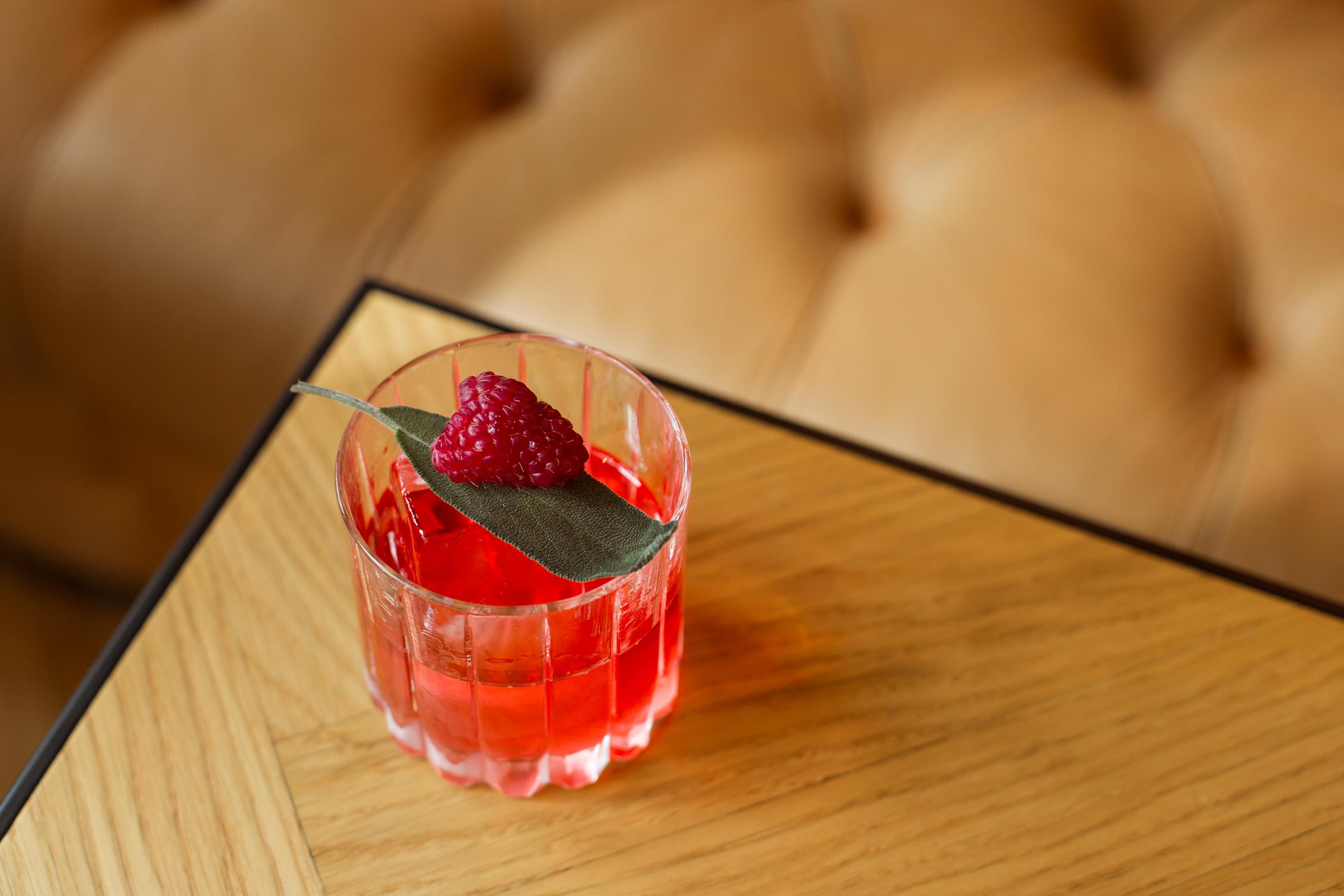 Grand Poet Hotel And Spa By Semarah Riga Luaran gambar A Clover Club cocktail