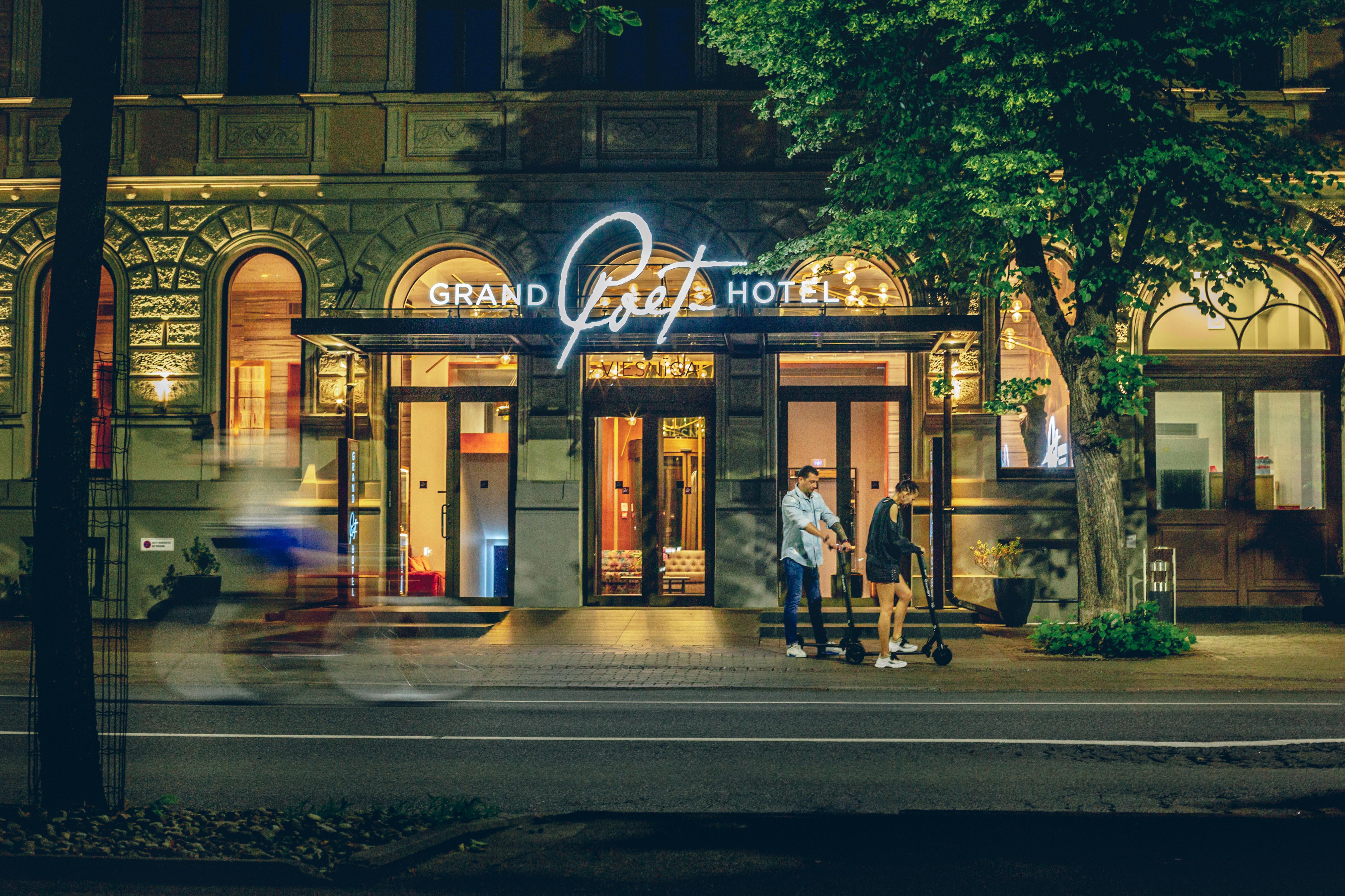 Grand Poet Hotel And Spa By Semarah Riga Luaran gambar Grand Hotel