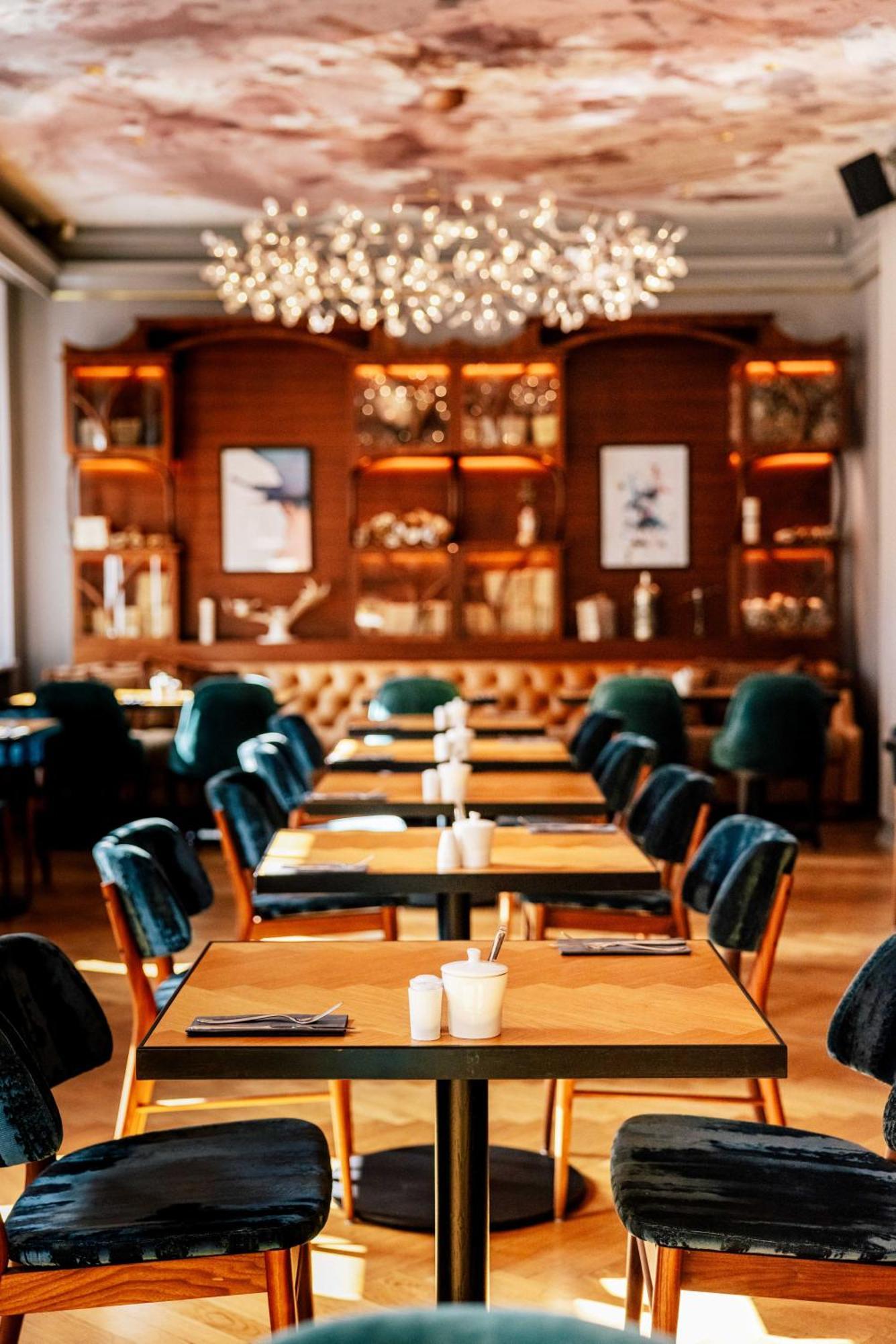 Grand Poet Hotel And Spa By Semarah Riga Luaran gambar Restaurant interior
