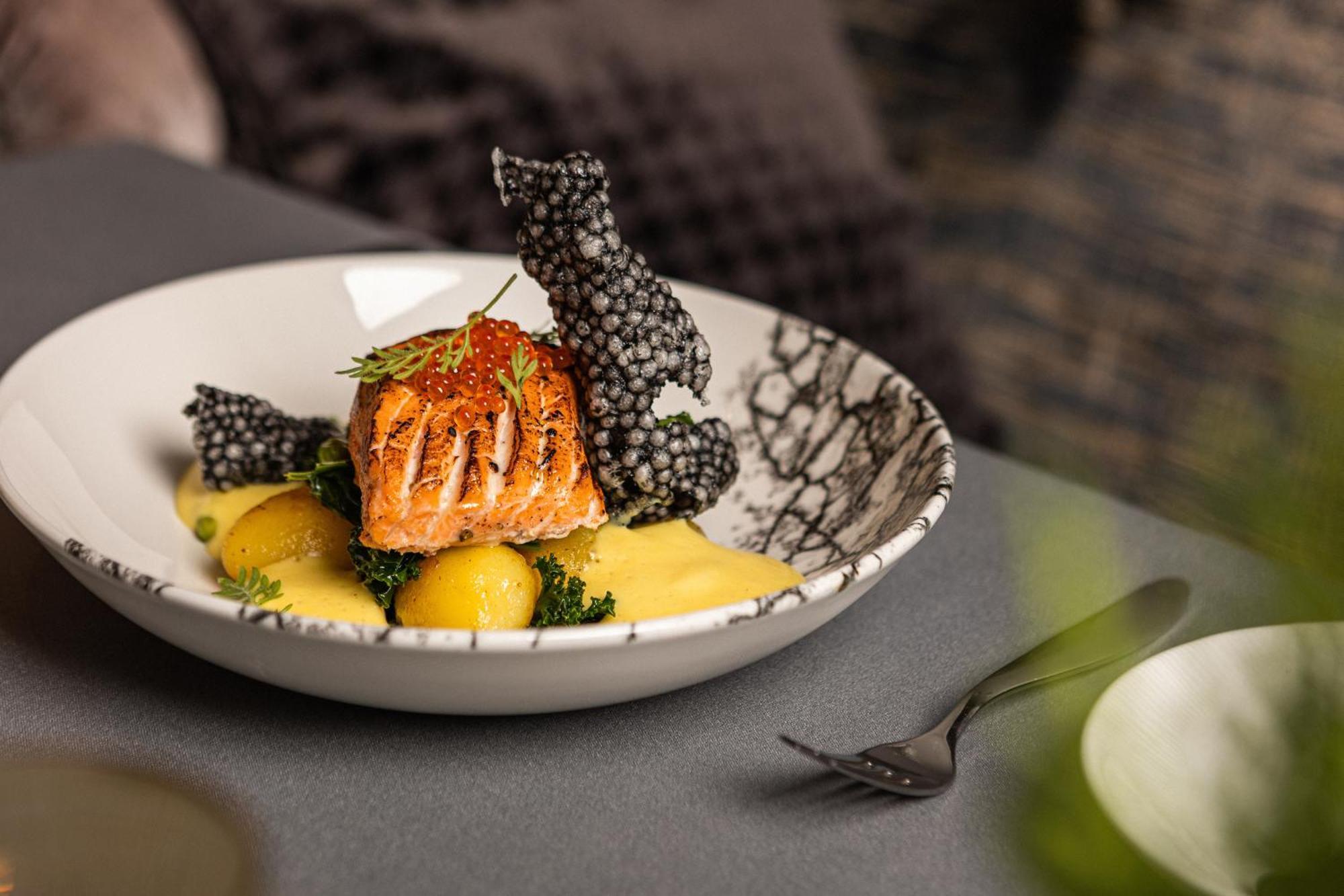 Grand Poet Hotel And Spa By Semarah Riga Luaran gambar Salmon with blackberries